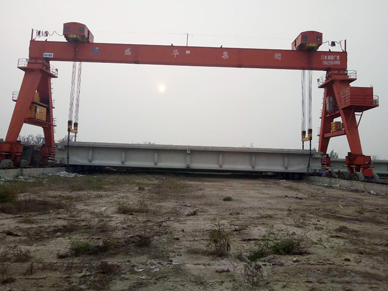 輪胎門(mén)式起重機